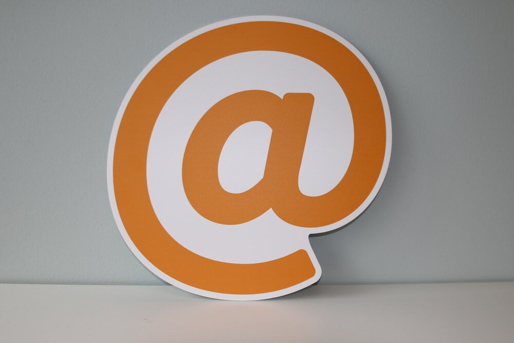 Outlook 2003 automatically deleting read POP email messages