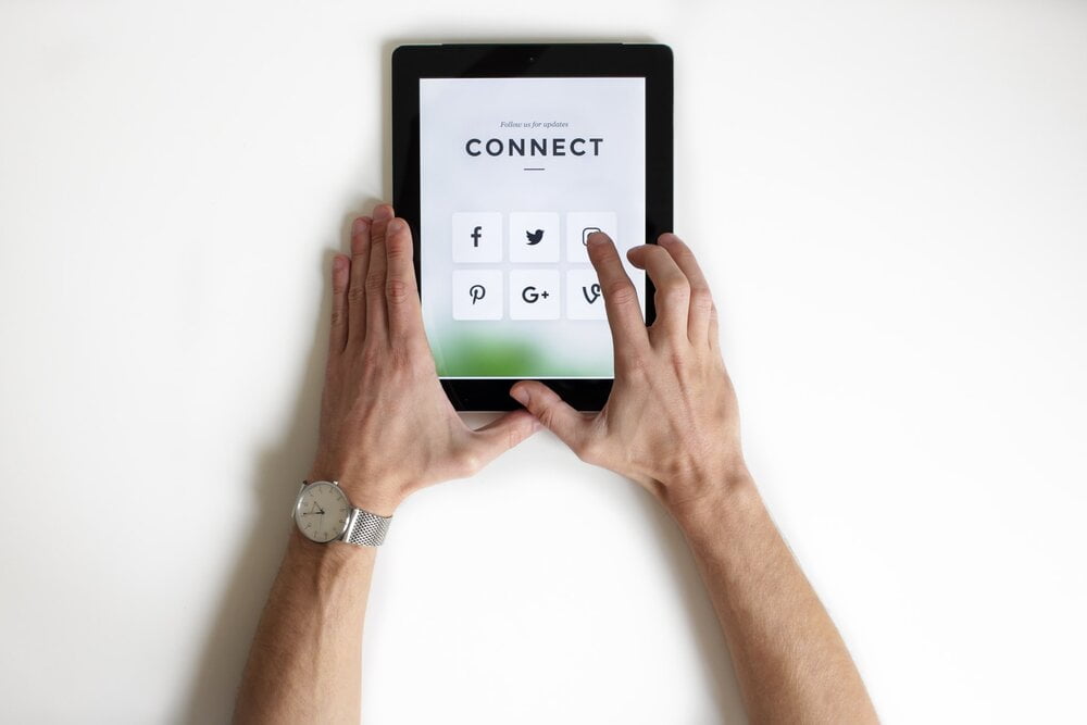 Schedule Tweets for your clients using Social Oomph